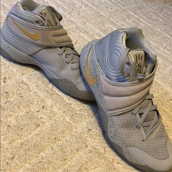 Men’s Nike kyrie 2 basketball shoes - Picture 3 of 7